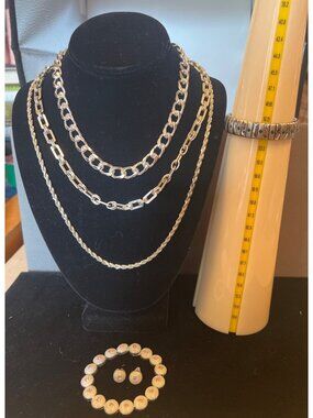 lot 6 mixed  Monet, Napier, Nine west silver toned  necklace, bracelet, earrings